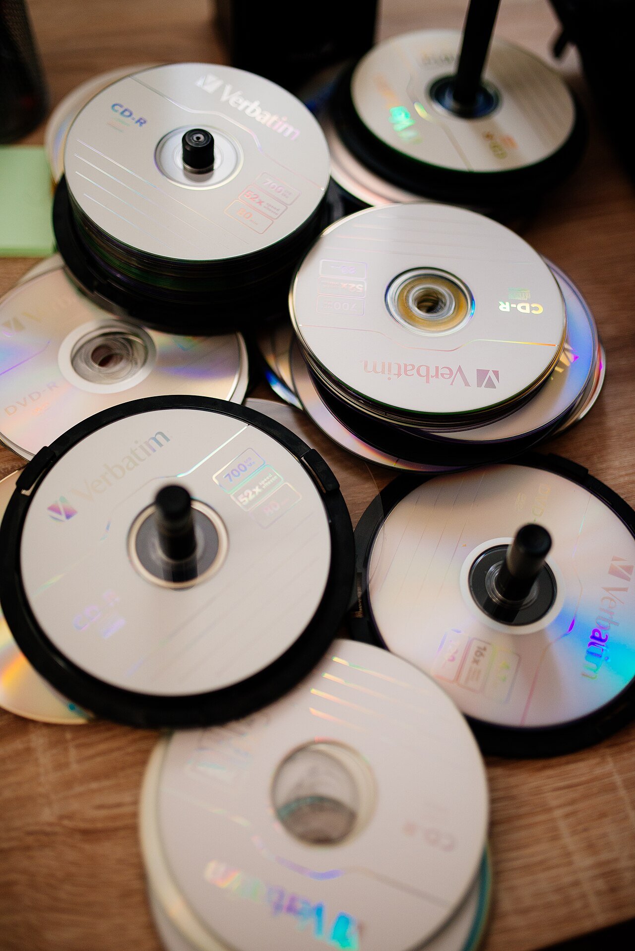Foto ilustrativa de CDs.