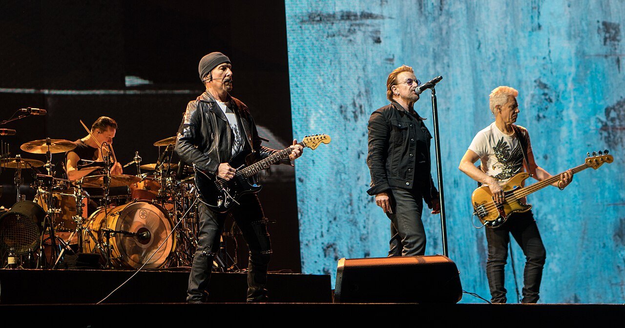 U2 anuncia Carnaval de Luz, disco com a última gravação de Dolly Parton