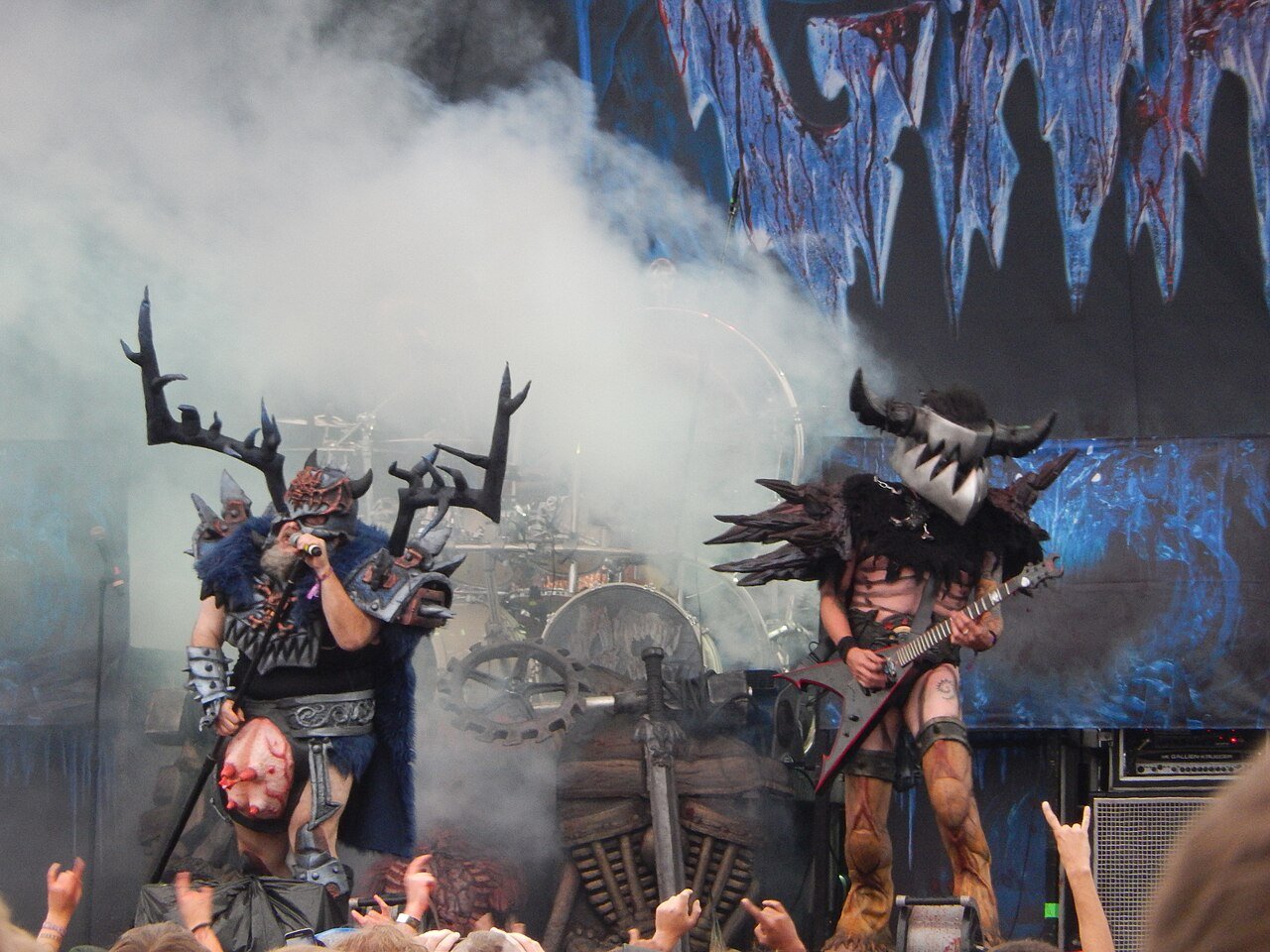 Morre Chuck Varga, do GWAR, criador do personagem Sexecutioner, aos 68 anos