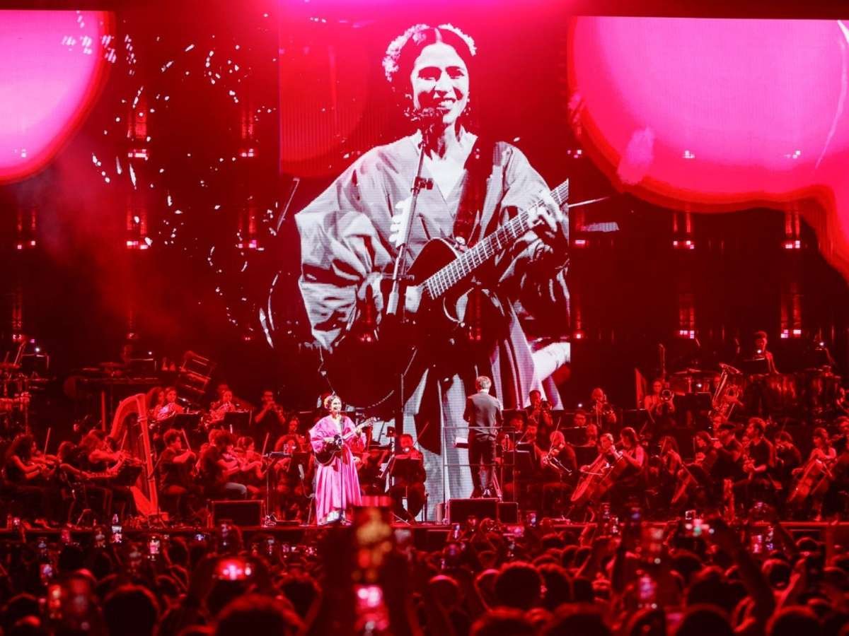 Marisa Monte faz show beneficente da turnê Phonica no Rio, em novembro