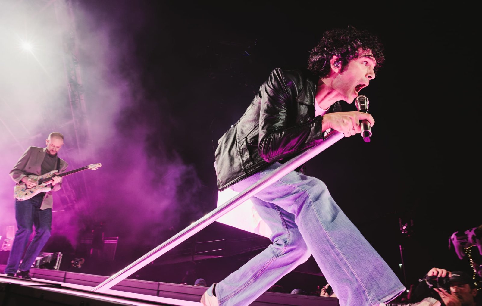 Matty Healy diz que o novo disco do The 1975 está quase pronto