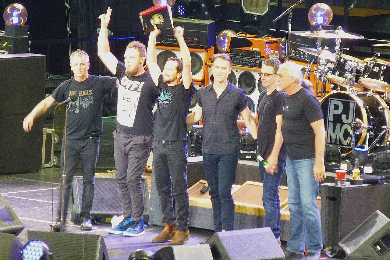 Pearl Jam volta ao palco com Abe Laboriel Jr., baterista de Paul McCartney