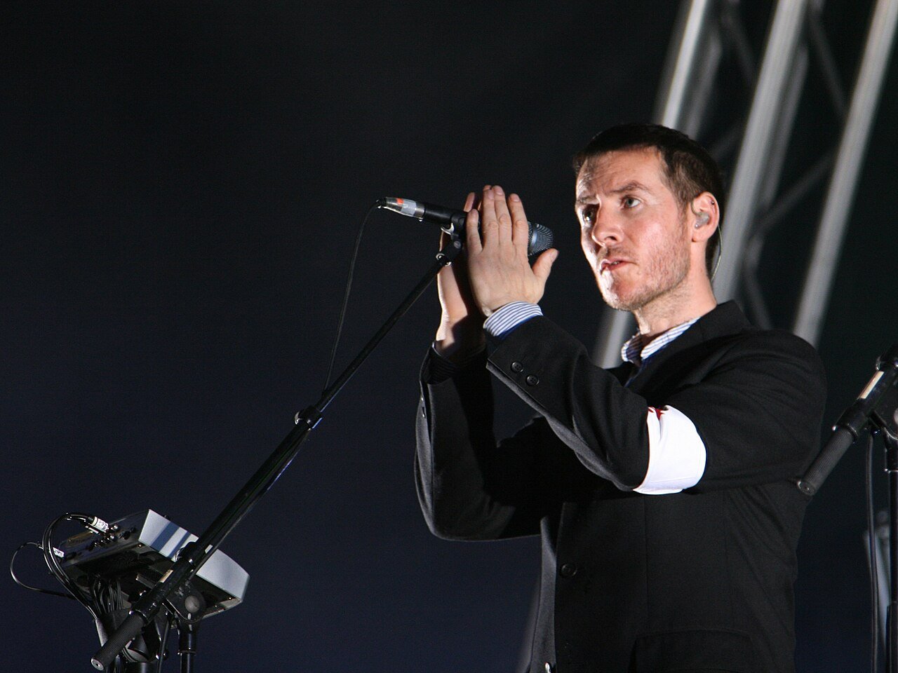 Robert Del Naja, do Massive Attack, é preso de novo em protesto pró-Palestina em Liverpool