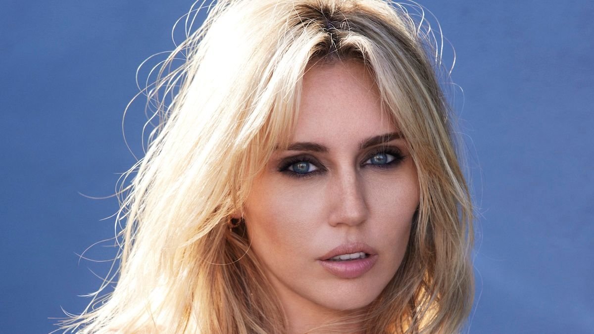 Bass Persuades, de Miley Cyrus, cai do 1º para o 157º lugar na Billboard 200 na segunda semana