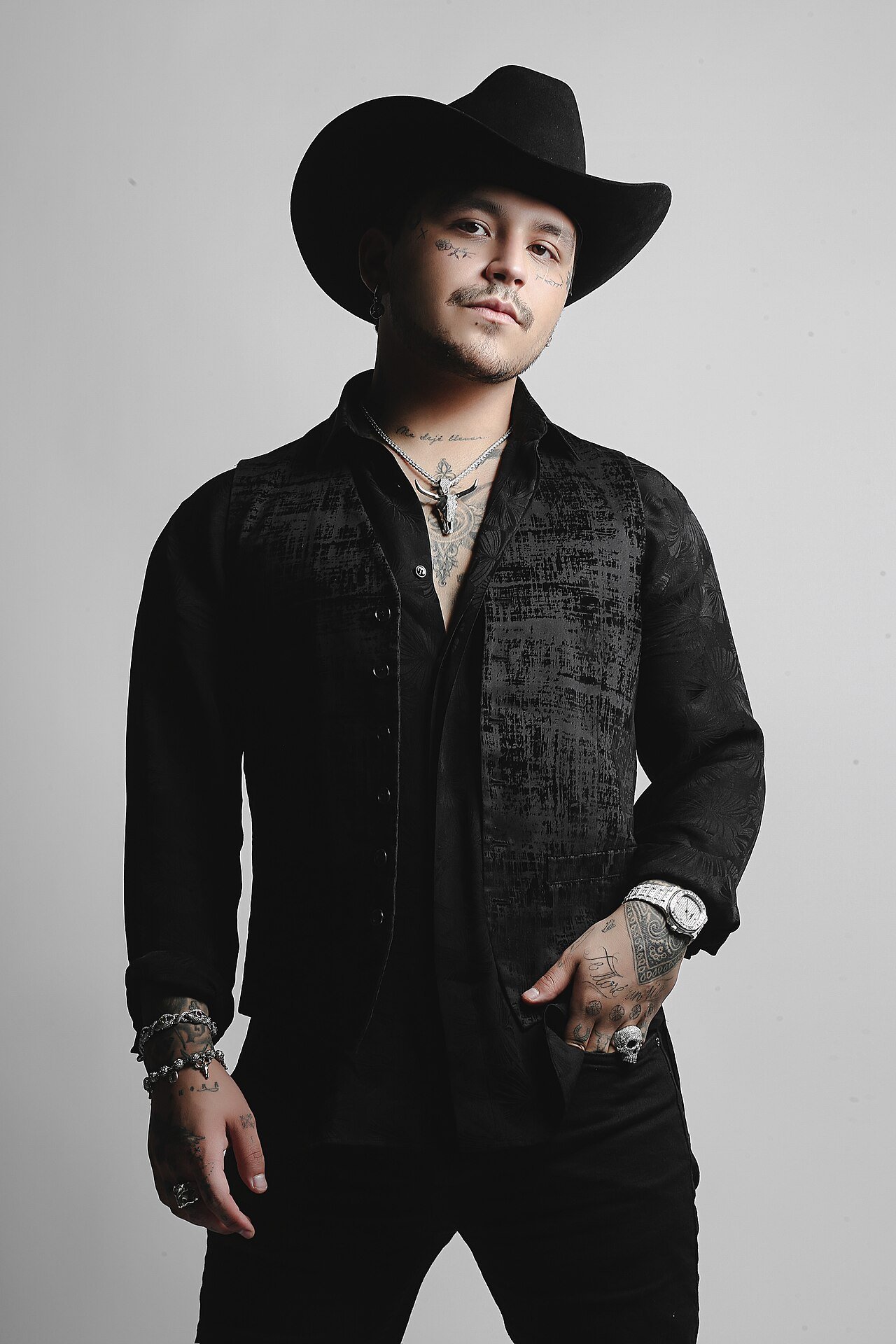 Christian Nodal chega ao segundo clipe no Billion Views Club do YouTube