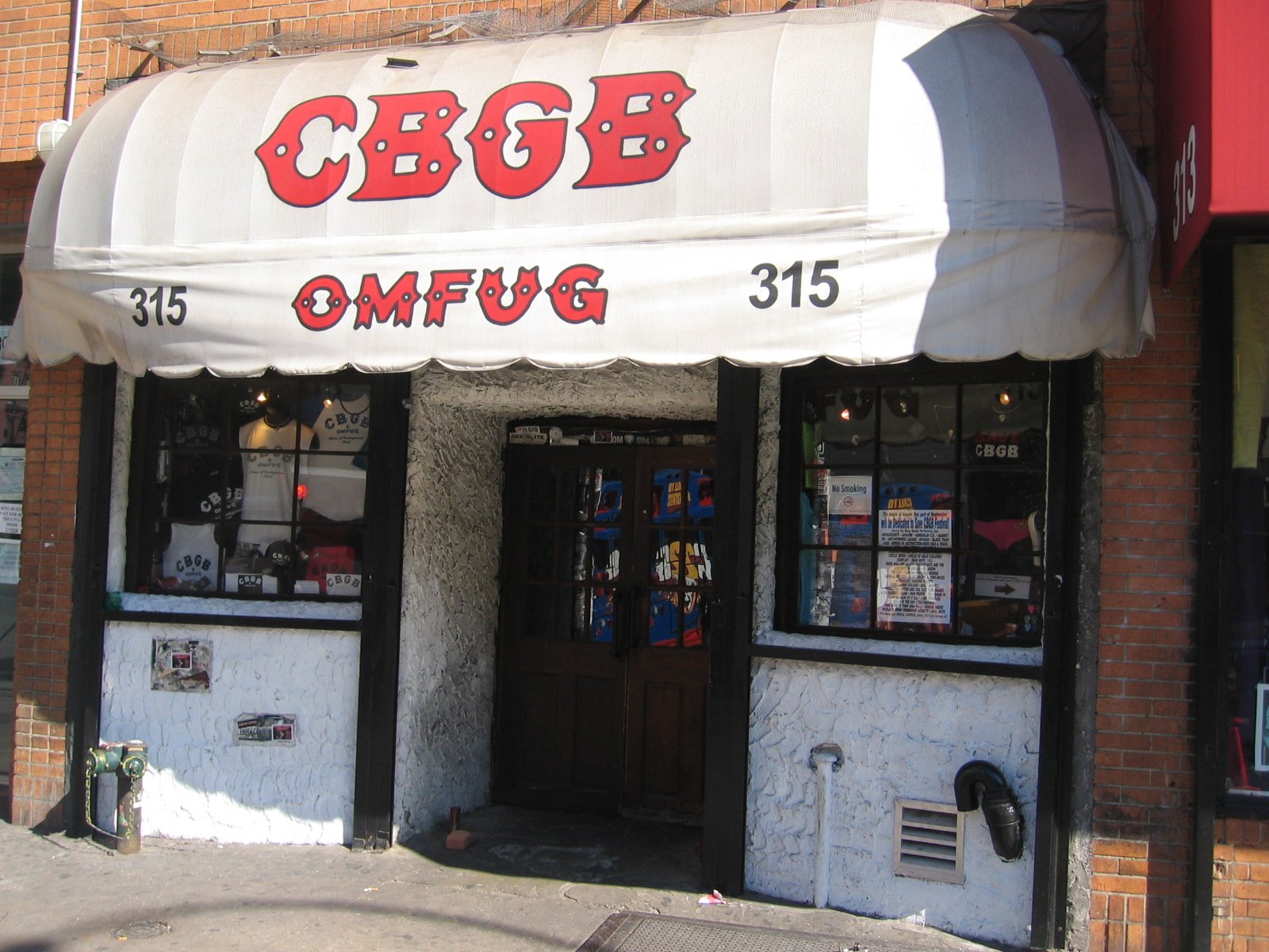 Há 20 anos, Patti Smith fazia o último show do CBGB, o clube do punk em Nova York
